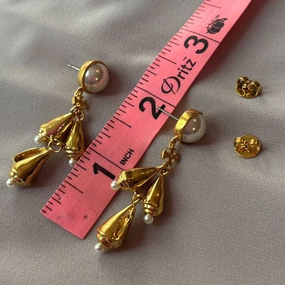 NWOT. Tory Burch Poetry of thing chandelier pearl Dangle Earrings - Picture 6 of 6